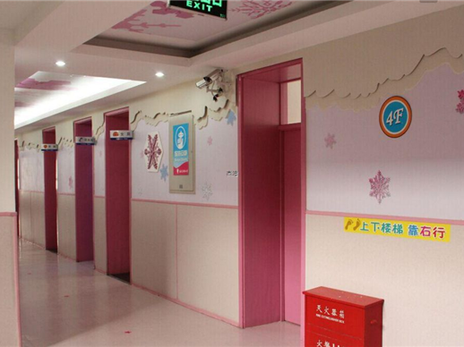 貝思其幼兒園墻裙